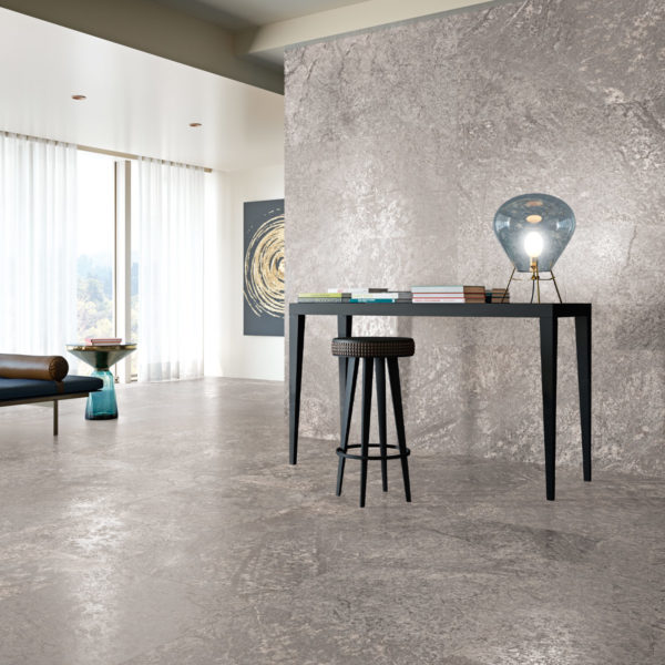 BAY SILVER ON THE WALL